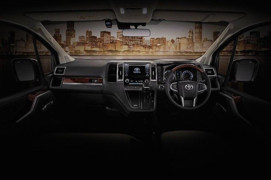Торпедо Toyota Majesty Grande 2019 года  (TH) (фото 6 из 28)